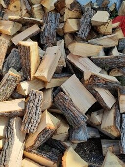 Suché tvrdé palivové drevo. NZ, KN,LV, SA, NR, ZM