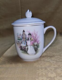 čajová s vrchnákom