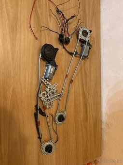 Predám elektrický prístroj na sťahovanie okien