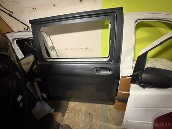 Predam Prave poškodene posuvne dvere vito / v class w447