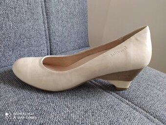 Nové jarné topánky lodičky z lekárne