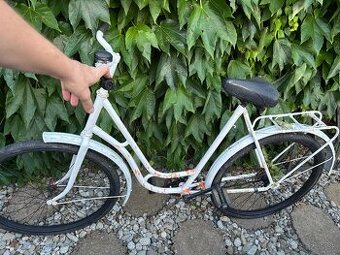 Starý bicykel na okrasu