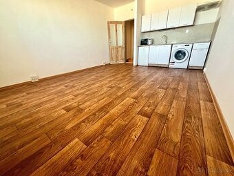 Priestranná garsónka 28m2 - sídlisko KVP