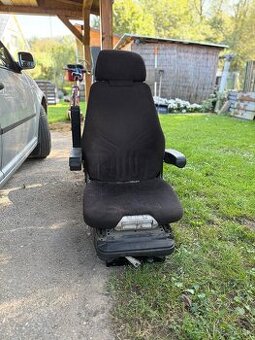 SEDAČKA NA TRAKTOR