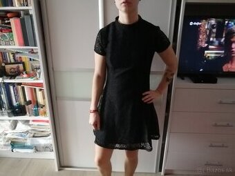 Dámske čierne čipkové šaty zn. Zara