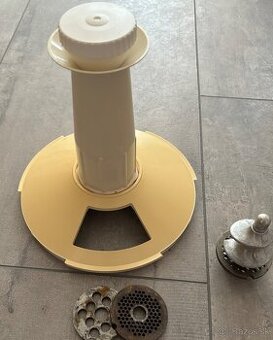 ETA MOYNČEK NA MÄSO