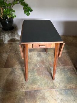 Predám rozkladací stôl