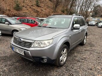 Subaru Forester 2.0i 110kW 4x4 automat klima tempomat 164tkm