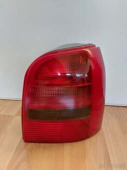 A4 B5 Avant zadné pravé svetlo