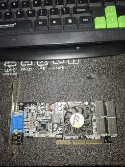 Predám Grafickú kartu GeForce 2mx 64mb AGP