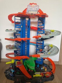 Hot wheels garaz s autickami