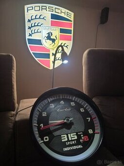 Porsche Panamera Turbo hodiny na stenu