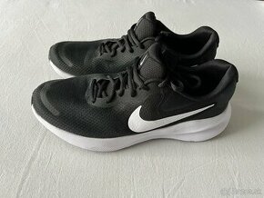 Pánska bežecká obuv Nike Revolution 7