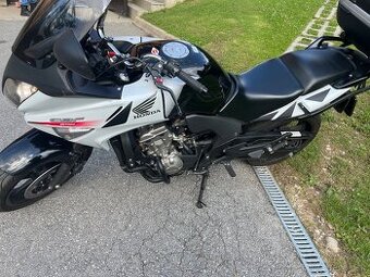 Predam hondu CBF 600