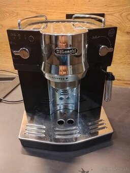 Predám pákový kávovár Delonghi