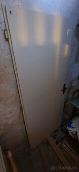 dvere, prave, 80cm