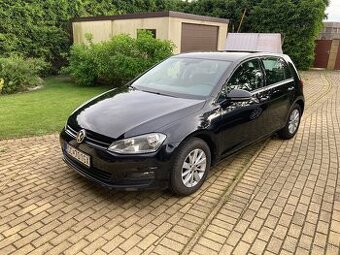 Predam Volkswagwn Golf 1,2 TSI r.v 2013