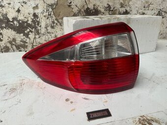 Ford c max 2 zadne svetlo