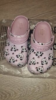 Crocsy