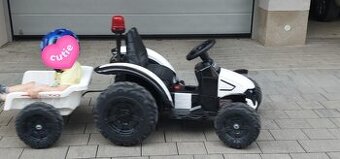 Predám detský elektrický traktor s vlečkou