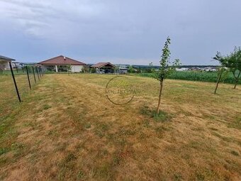 Predáme investičný pozemok, 633 m2, Nitra - Párovské Háje