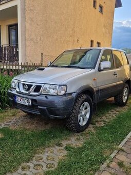 Nissan terrano