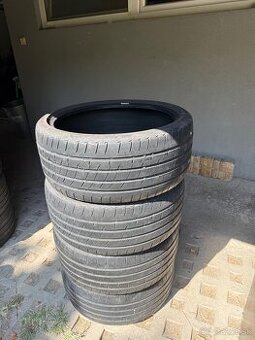 Predám málo použitè pneumatiky Lassa 255/35/20 letné 4x