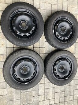 Predam zimne pneu 165/70 r14 s plechovymi diskami
