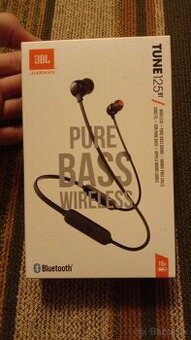 SLUCHADLA JBL 125 BT