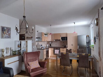 SENEC – NA PREDAJ moderný veľkometrážny 2 izbový byt s loggi