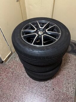 215/60 R16
