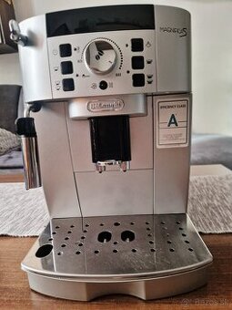 Kávovar Delonghi Magnifica S