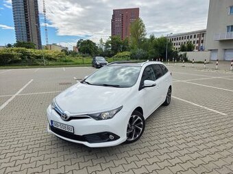 Toyota  Auris Touring 1.2 Turbo 115hp