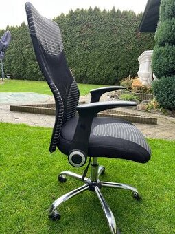 Kancelárska stolička