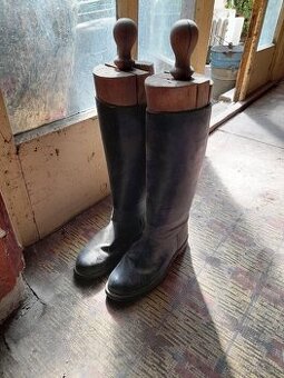 Kožené čižmy s drevenou vypchávkou