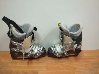 Predám dámske lyžiarky SALOMON EU-41-26,5cm.