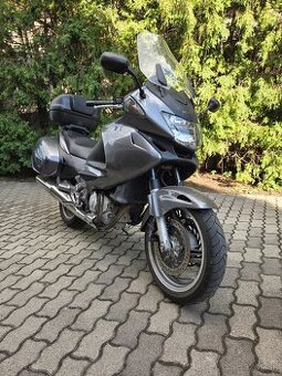 Honda Nt 700V