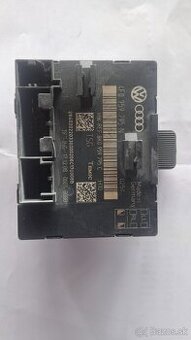 Predam riadiaciu jednotku dveri