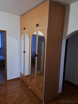 Predsieňové skrine s nadstavcami