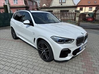 Nabízím BMW X5 3.0 195kW 2018 66975km xDrive 30d M-SPORT LAS