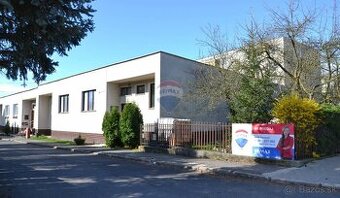 Na predaj rodinný dom s garážou v meste Poltár