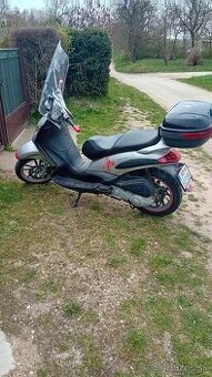 Predam skuter Piaggio Beverly 125