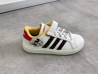 Tenisky Adidas 32