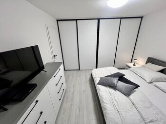Prenajom - 1 izb zariadeny byt v Komárne