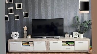 Komoda pod TV