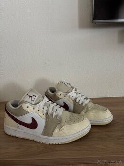 Air Jordan 1 Low "Desert Khaki" Wmns