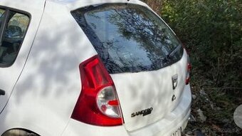 Dacia Sandero rok 2010 zadná časť na predaj