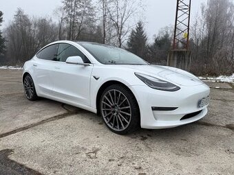Tesla Model 3 Performance - možný odpočet DPH