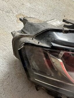 Predné svetlo Audi a4avant b8