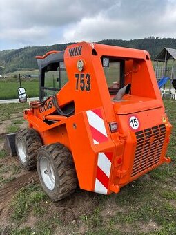 Šmykom riadený nakladač Locust 753